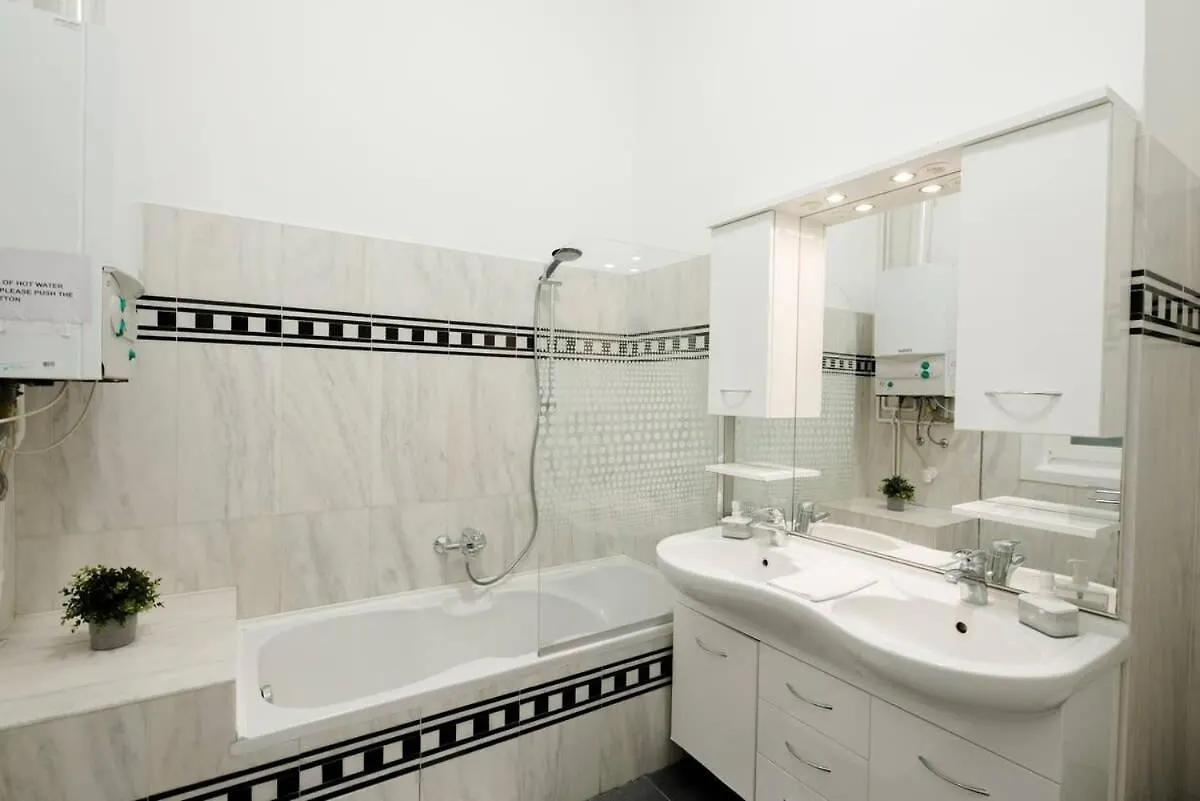 Apartamento New Home With Aircon At Great Location Budapeste