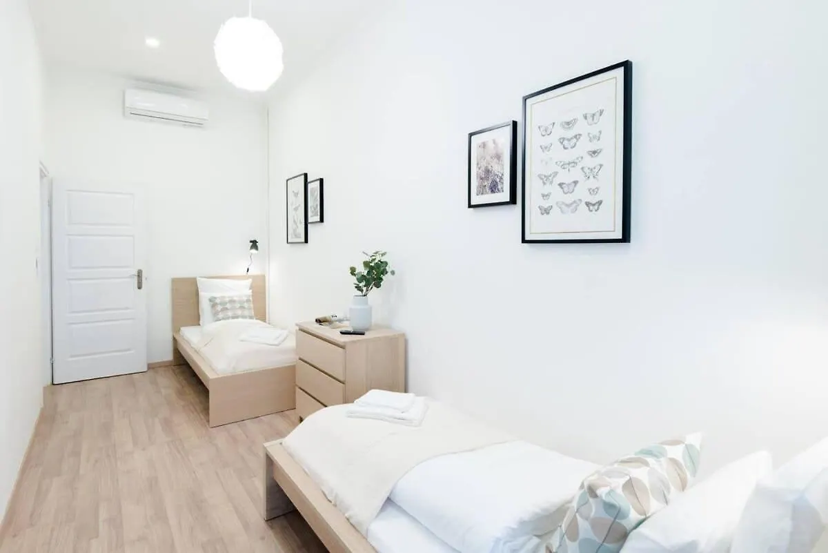 Apartamento New Home With Aircon At Great Location Budapeste Hungria