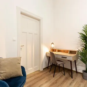  דירה Glamorous Modern In The Hearth Of