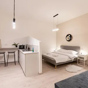Kl31 - Urban Escape - Prime Location - Klauzal Square By Bqa Boedapest