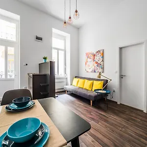 New Dob 53-4 Center Apartamento