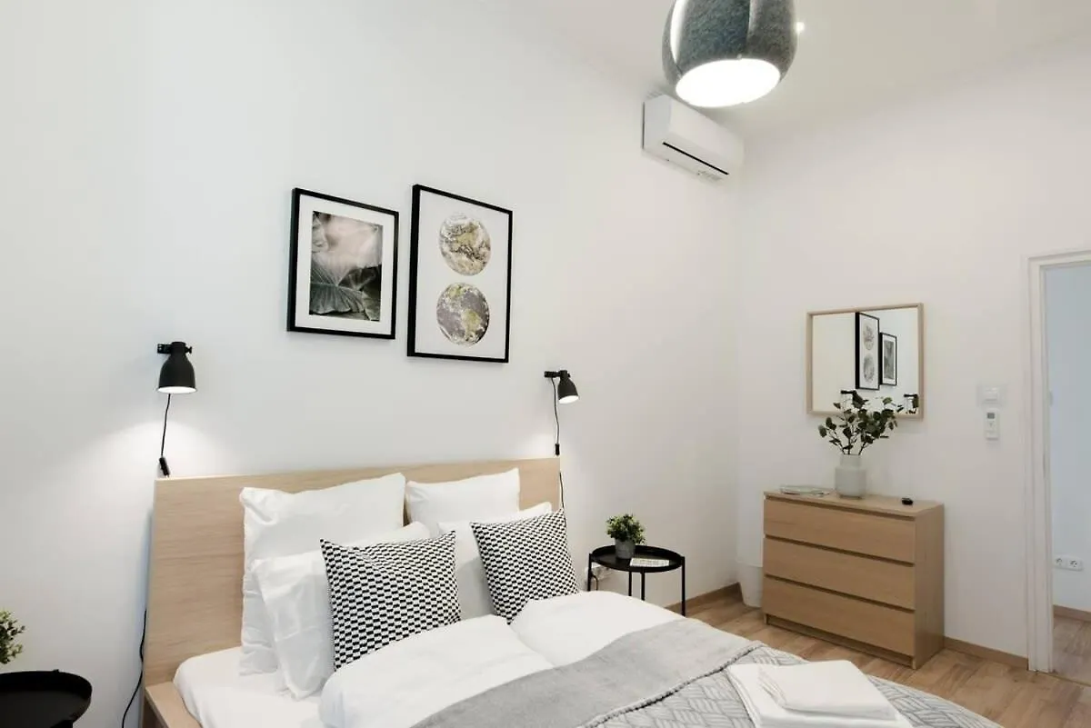New Home With Aircon At Great Location Budapest Apartment