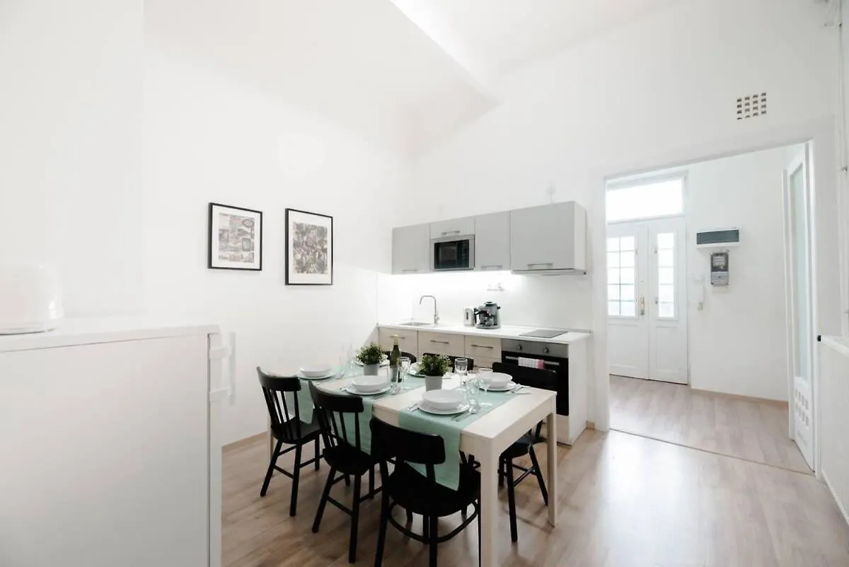 New Home With Aircon At Great Location Budapest