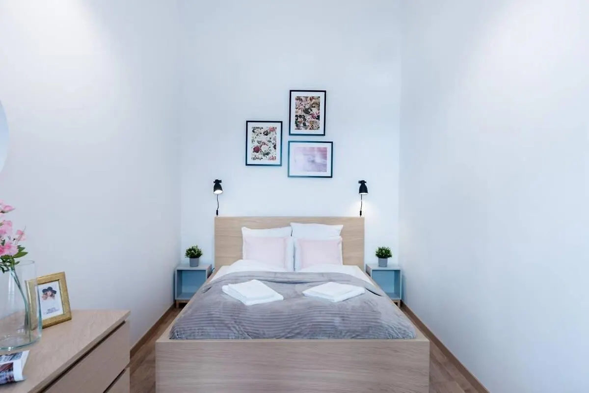 New Home With Aircon At Great Location Budapest 0*,
